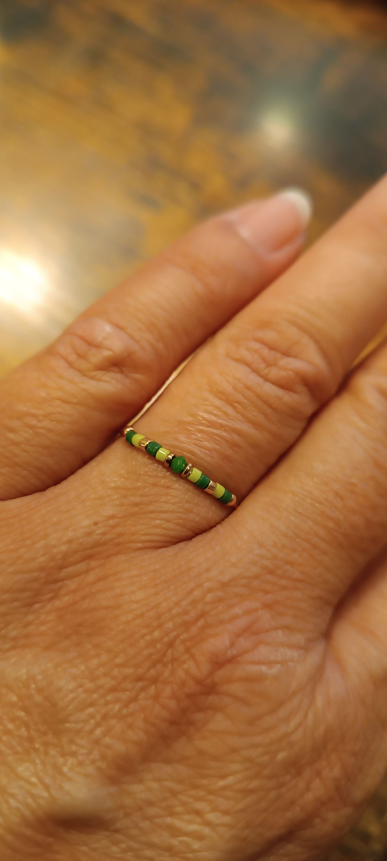 Bague dorée perles deux tons vert