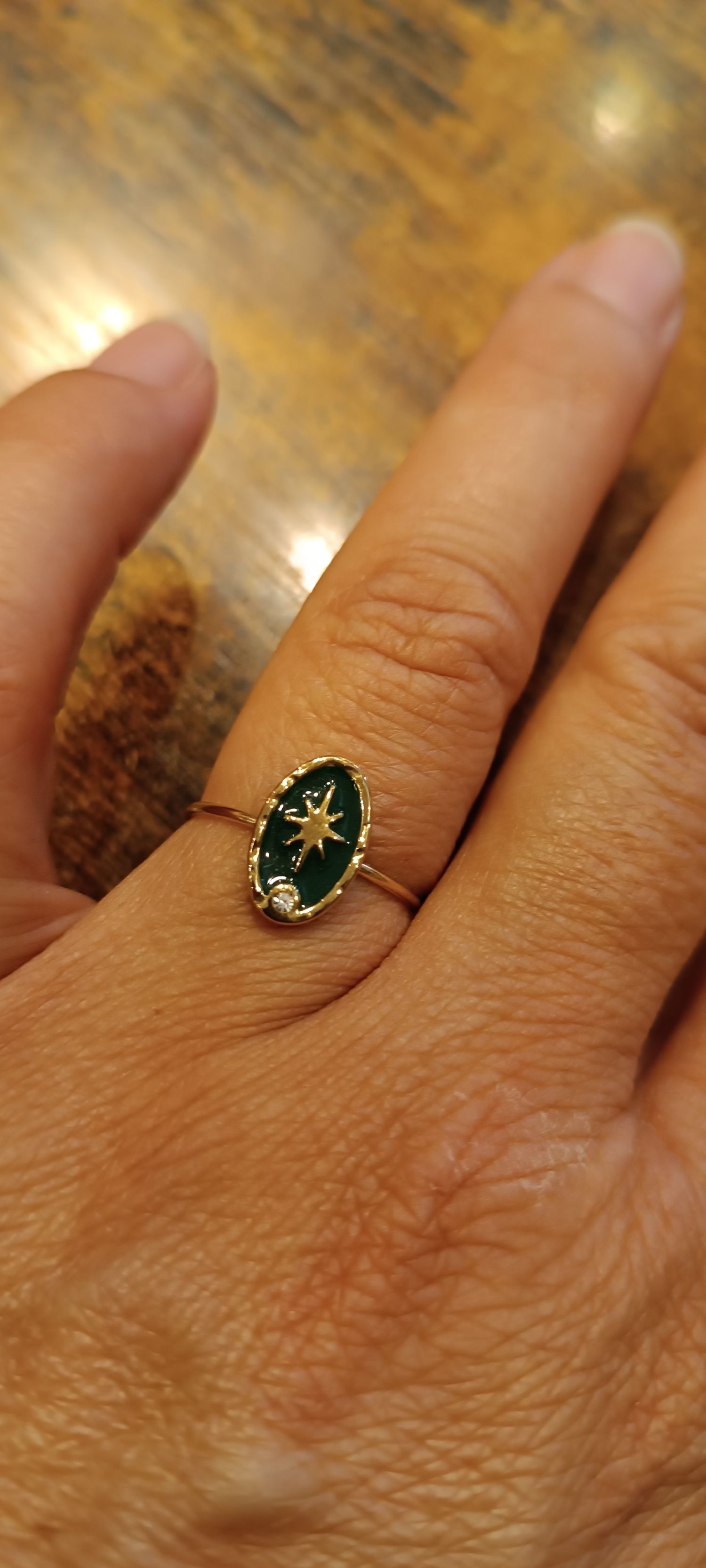 Bague verte etoile dorée