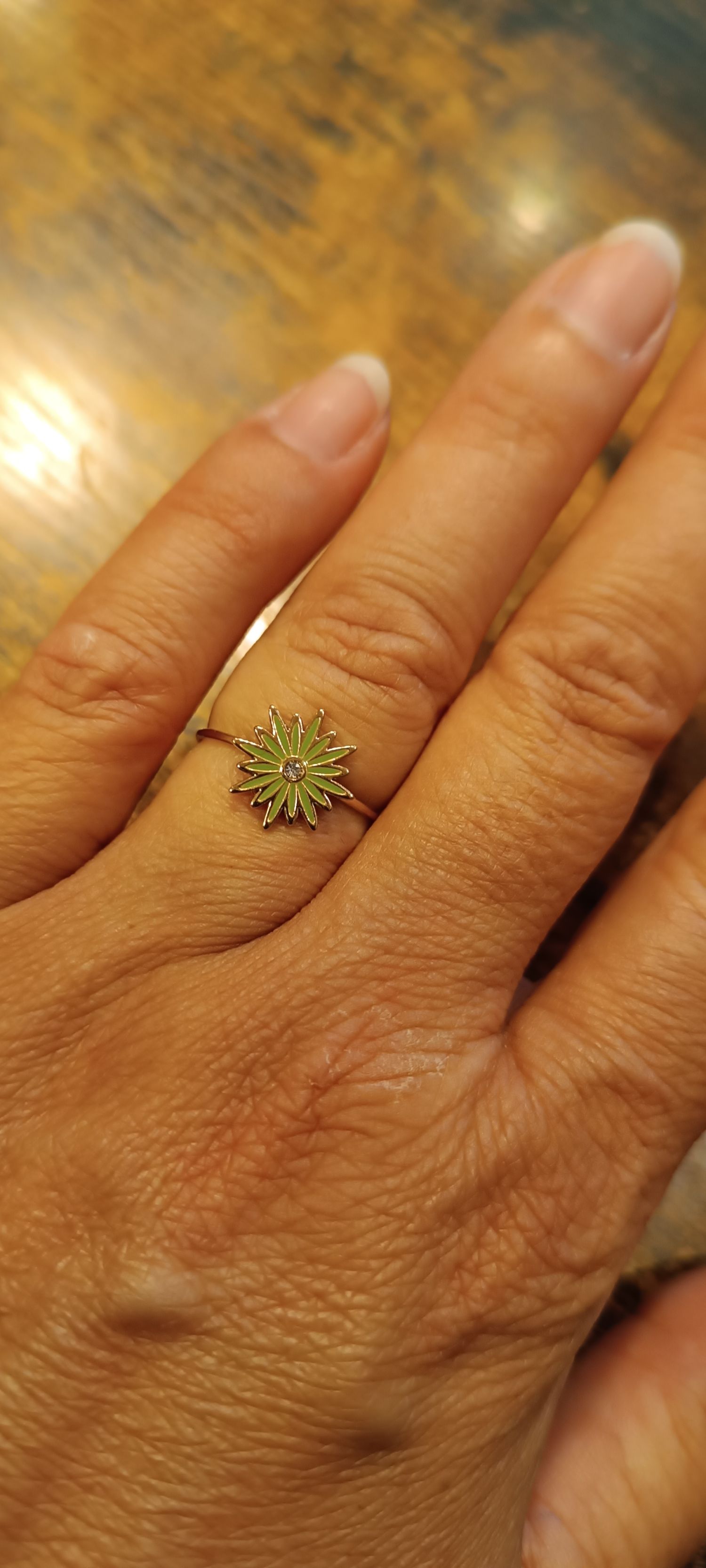 Bague étoile dorée