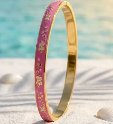 Bracelet Thaïlandais Acier Inoxydable Jonc Émaillé Doré – Motif Fleur Fushia