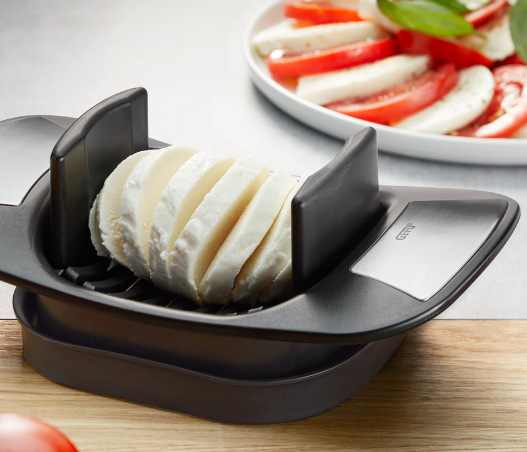 Coupe tomate et coupe mozzarella Caprese