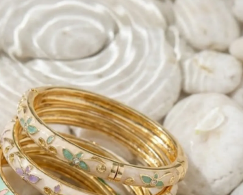 BRACELET JONC THAILANDAIS ECRU FLEURI