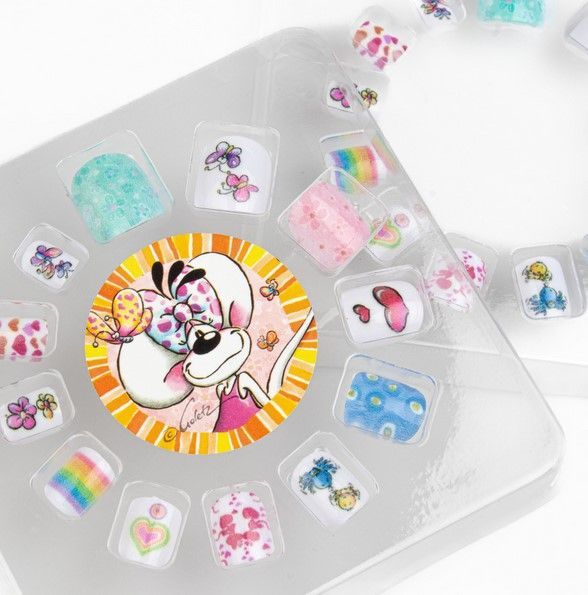 Set faux ongles Diddl : la nail art qui fait craquer tous les fans de la petite souris