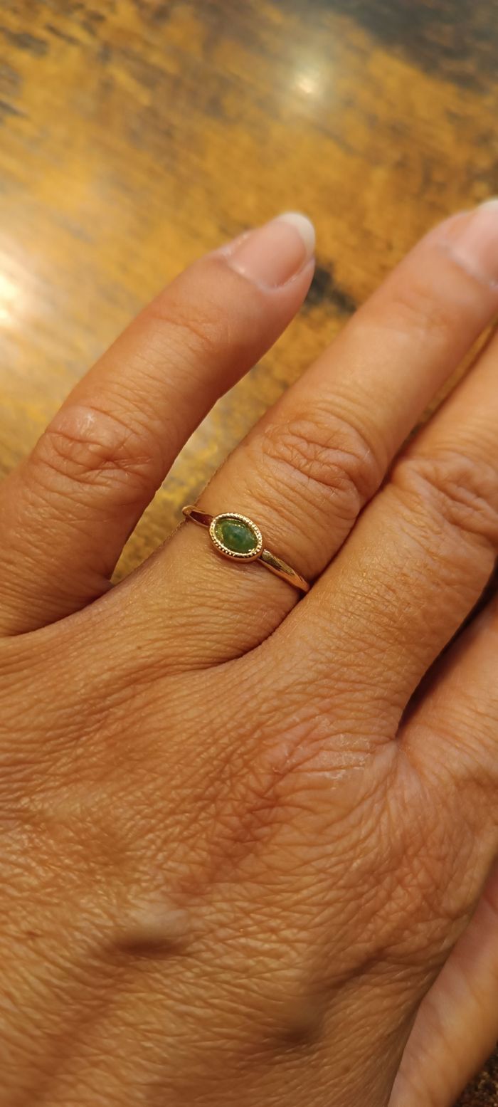 Bague dorée strass vert 1
