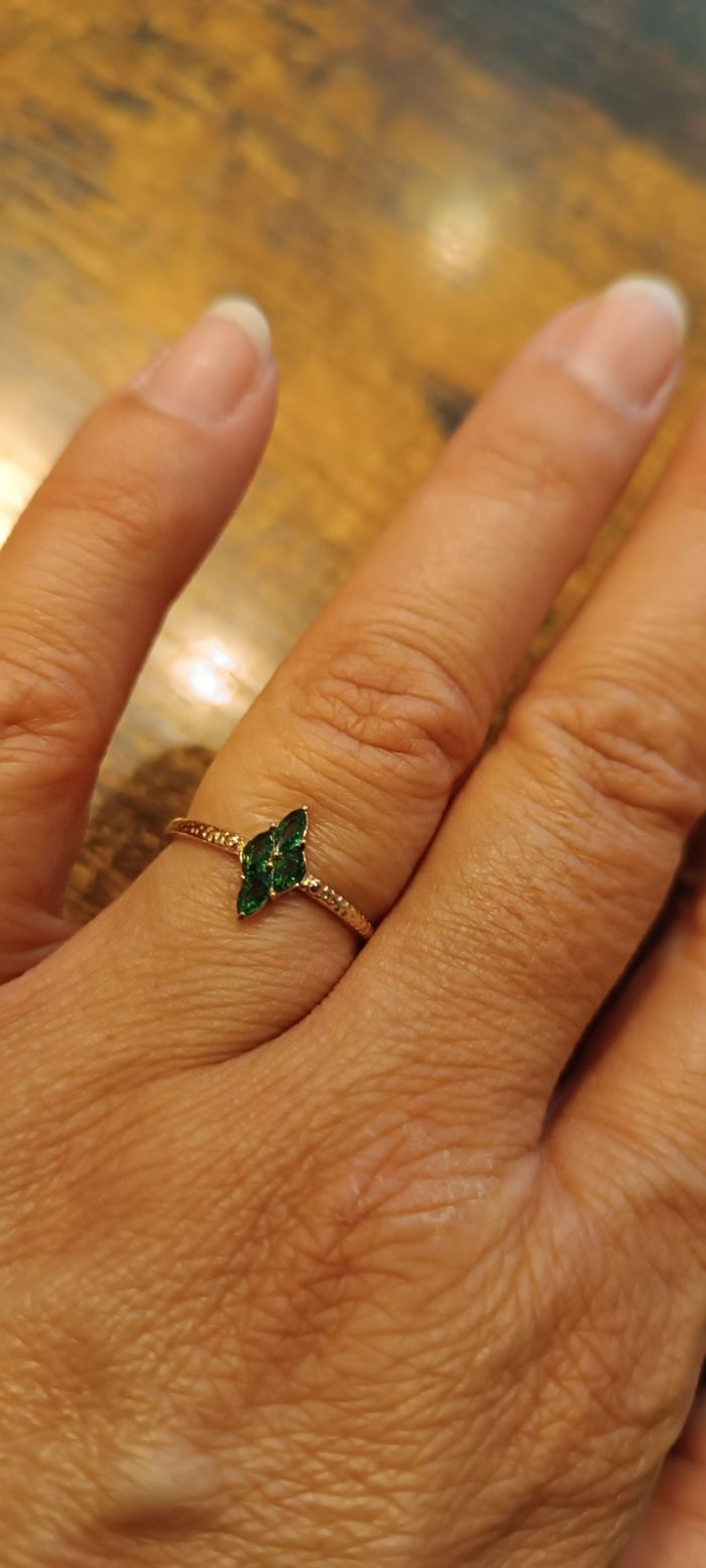 Bague dorée strass vert 3
