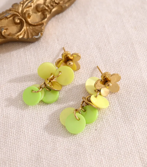 Boucles d'oreilles fleur pendante verte